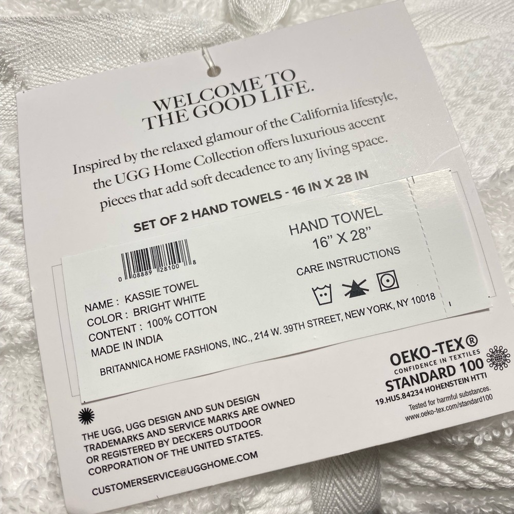 UGG bundle of 3 Towels - Picture 2 of 3